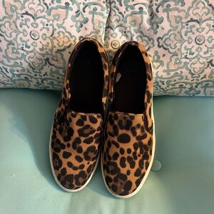 Leopard Print Slip-On Shoes